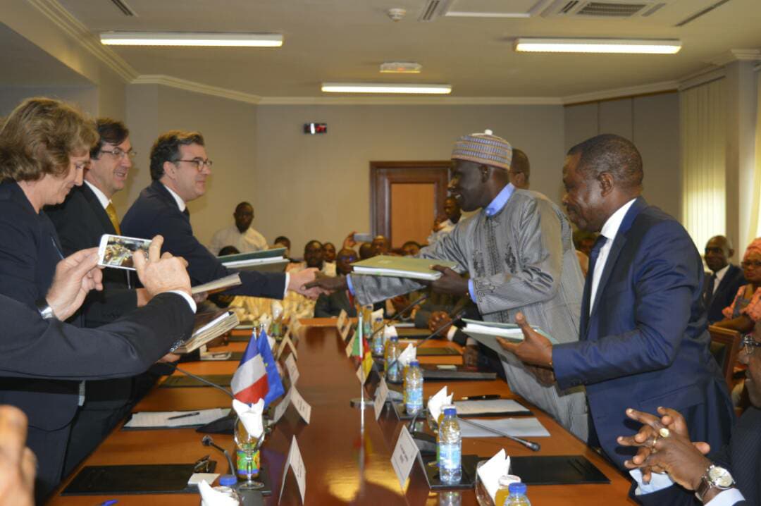 COOPERATION CAMEROUN-FRANCE  Plus de 108 milliards de FCFA pour le renforcement du réseau électrique de la ville de Douala