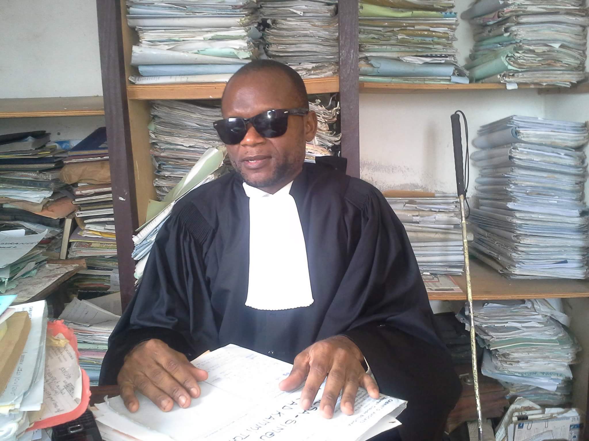 BARREAU DU CAMEROUN:Me JANVIER ALFRED NGALLE MBOG EST LE TOUT PREMIER AVOCAT DU BARREAU DU CAMEROUN, NON VOYANT