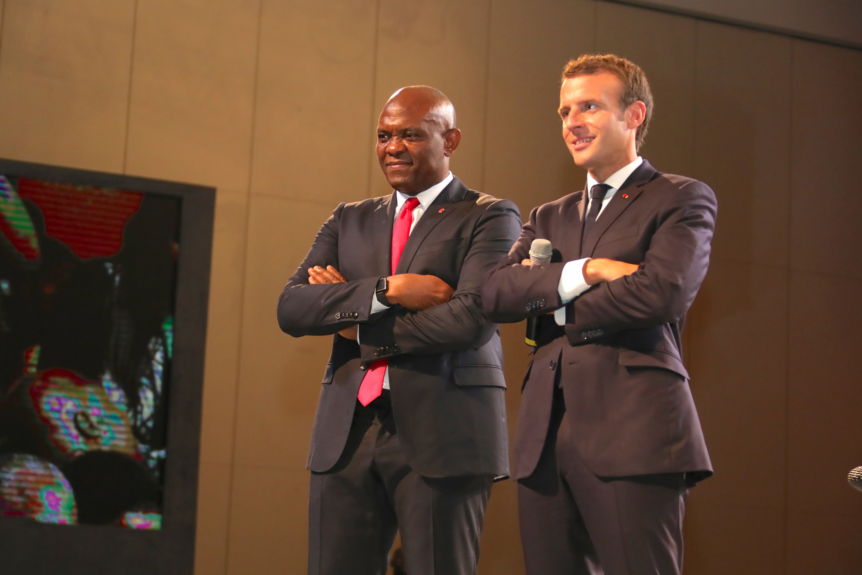 LA FONDATION TONY ELUMELU ORGANISE UNE SÉANCE INTERACTIVE AVEC MACRON ET 2000 JEUNES ENTREPRENEURS AFRICAINS