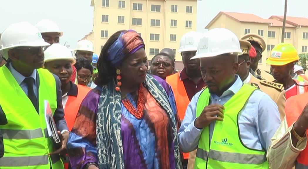 Douala : 660 logements prêts à intégrer L’information a été confirmée ce mardi 12 février 2019, à la suite de la visite du ministre du développement urbain et de l’habitat, Célestine Ketcha Courtes.