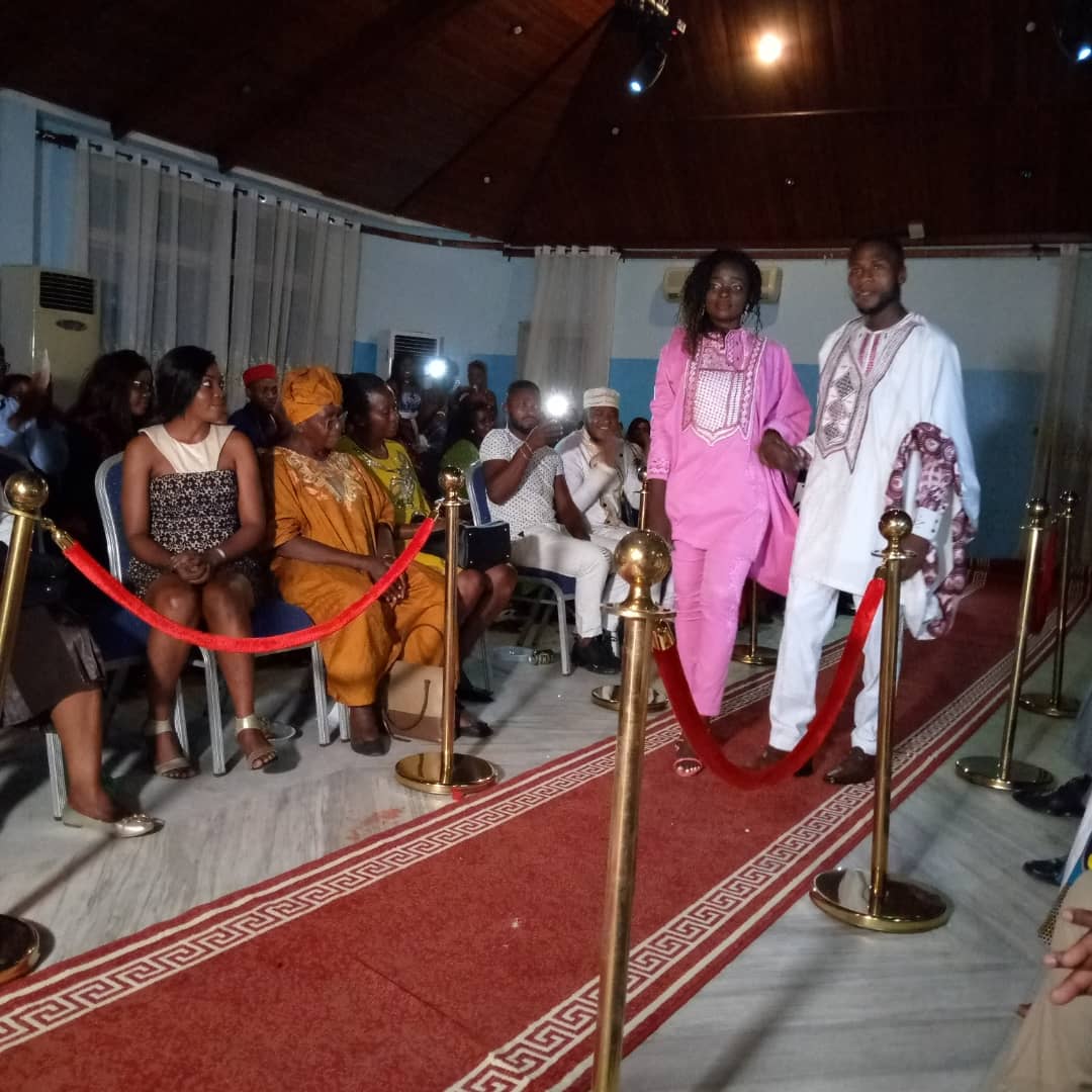 CULTURE : La salle des banquets du Cercle Municipal de Bonanjo a accueilli, le week-end dernier, un défilé de mode présenté par de nouvelles créatrices.