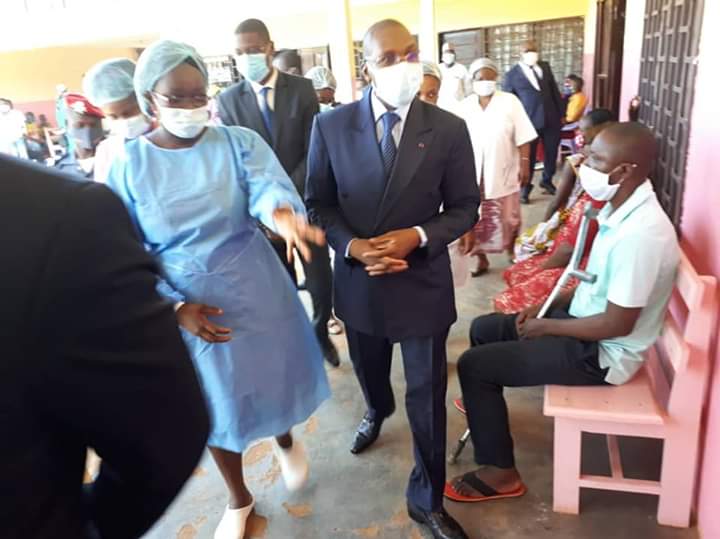 Fonctionnement des formations sanitaires en période de crise Covid-19: le Minsante visite les Hôpitaux de Districts de Djoungolo et d’Efoulan.