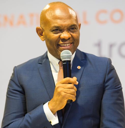 LA COVID-19 : UNE OPPORTUNITÉ DE RÉINITIALISER L'AFRIQUE, ENTRETIEN AVEC TONY ELUMELU