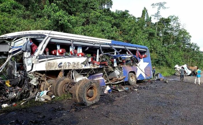 SOCIÉTÉ : Accident mortel sur l'axe lourd Douala- Yaoundé
